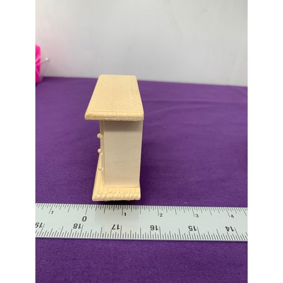 Greenbrier International, Inc. Wooden Bed Right White Checkered Wooden Dresser 2 - Picture 5 of 13